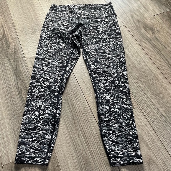 Lululemon‎ Wunder Under Liquid Platinum Alpine - Picture 1 of 3